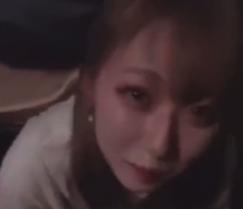 れいさっく（rei_sakku）がTikTokに投稿してる「フラッシュネキ」のハメ撮り動画を探しました