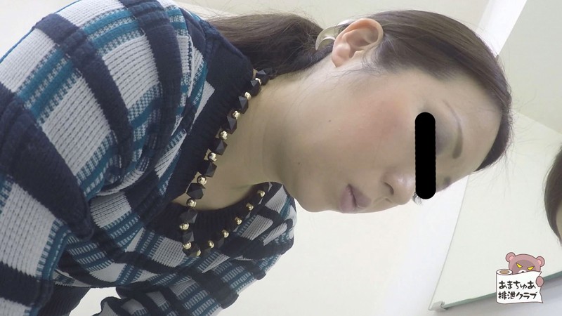 デカ糞女 追跡透明人間カメラ サンプル動画