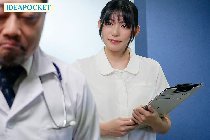 白衣の天使は深夜0時に跪く 美人で優しくて笑顔が素敵な僕の初恋の西田さんは消灯後にマゾ化するイカれた変態ナースでした。 西田瑞希 サンプル画像